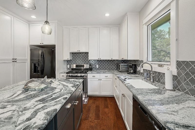Furnished Finder property 393210_1 photo 26