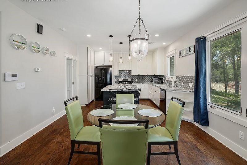 Furnished Finder property 393210_1 photo 30