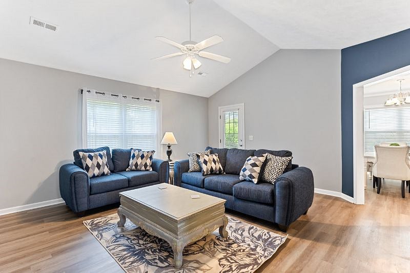 Furnished Finder property 393401_1 photo 3