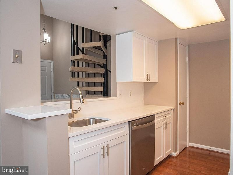 Furnished Finder property 393442_1 photo 5
