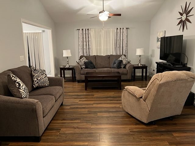 Furnished Finder property 393502_1 photo 4