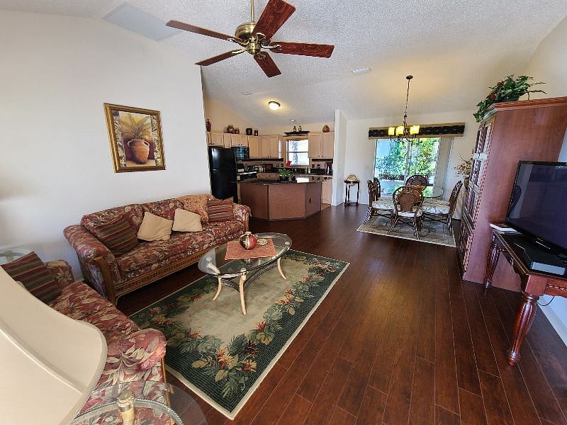 Furnished Finder property 393571_1 photo 3