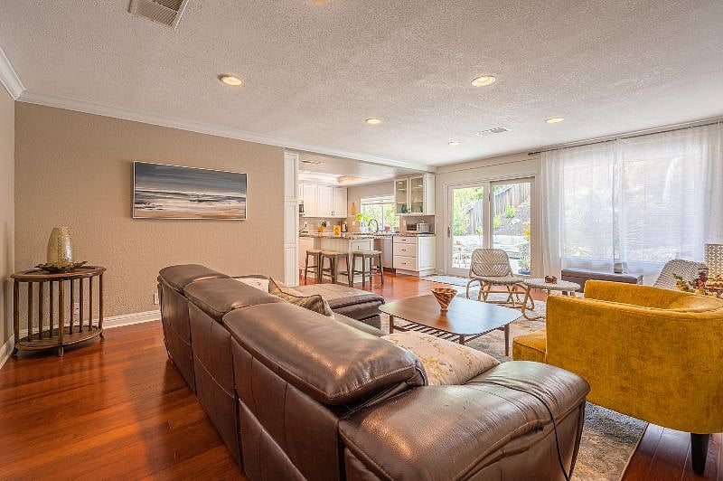 Furnished Finder property 393675_1 photo 17