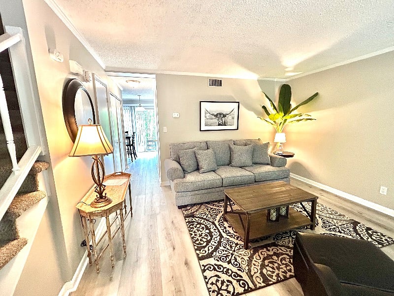 Furnished Finder property 393698_4 photo 8
