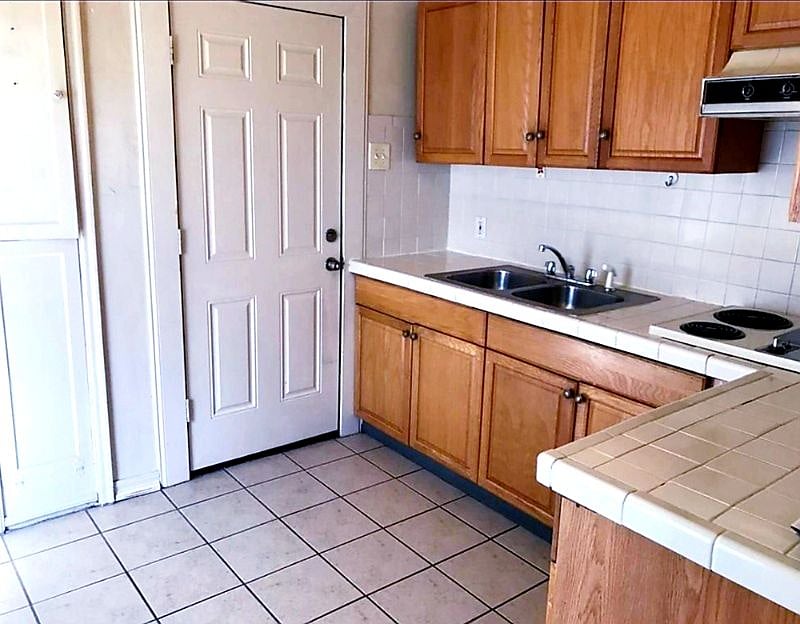 Furnished Finder property 393784_1 photo 8