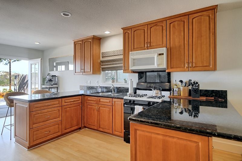 Furnished Finder property 393785_2 photo 6