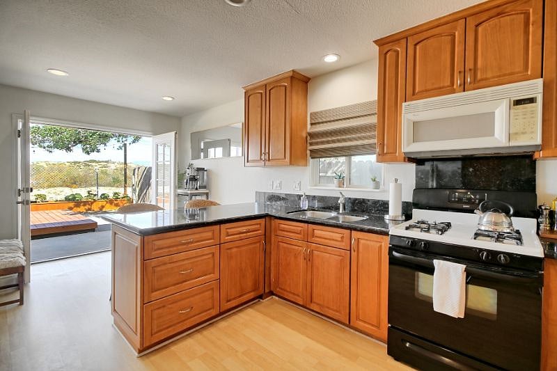 Furnished Finder property 393785_2 photo 9