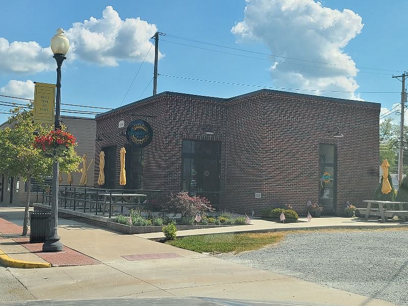 Bagel shop one block from this home in downtown Pendleton!