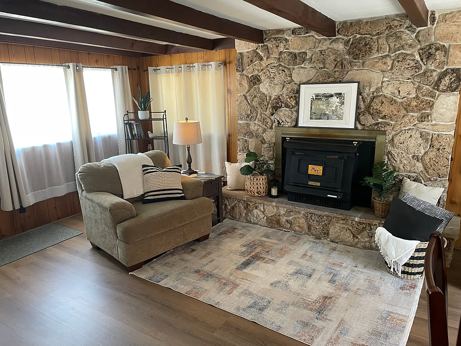 Sitting area near dining table.