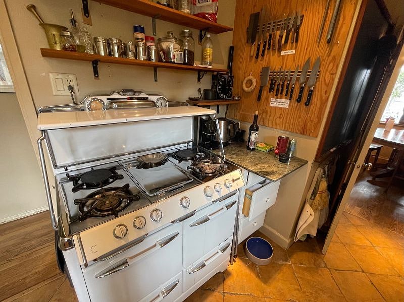 O'keefe and Merrit Stove
