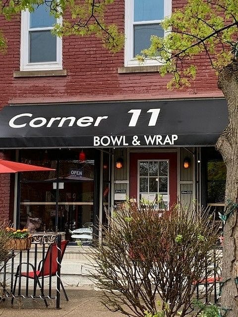 Corner 11 Bowl & Wrap