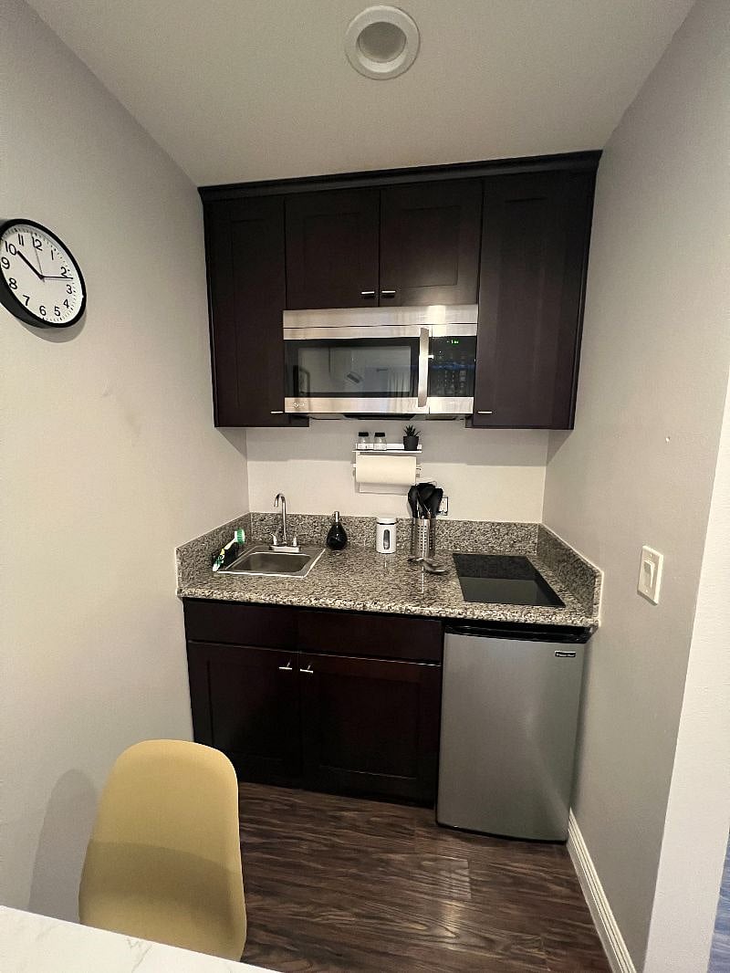 Furnished Finder property 394495_1 photo 5
