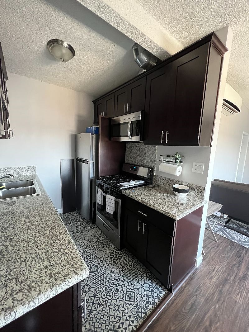 Furnished Finder property 394495_2 photo 3