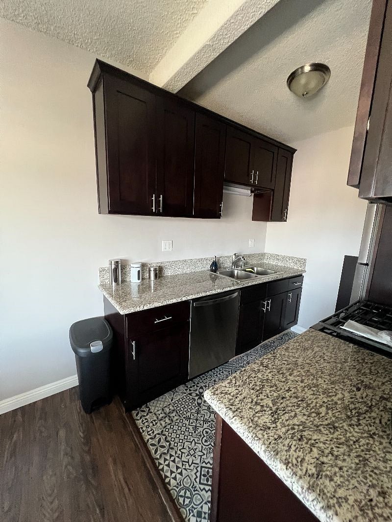 Furnished Finder property 394495_2 photo 4