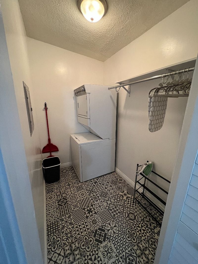 Furnished Finder property 394495_2 photo 12