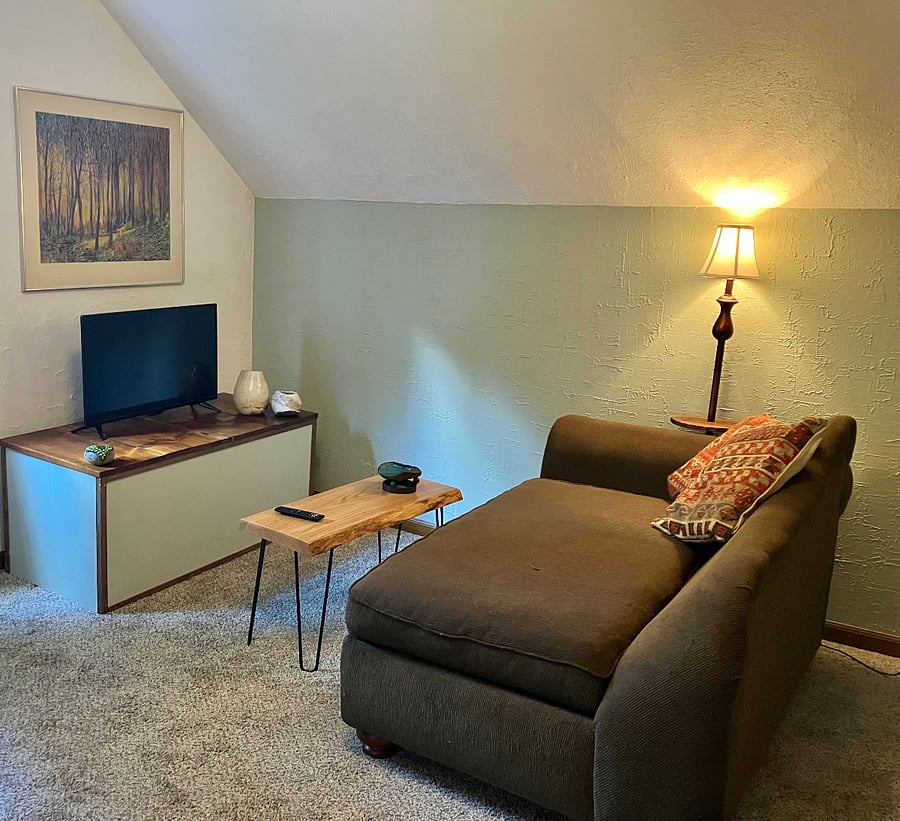 Your extra living area can be set up as an additional bedroom, office or TV room.
Your choice.