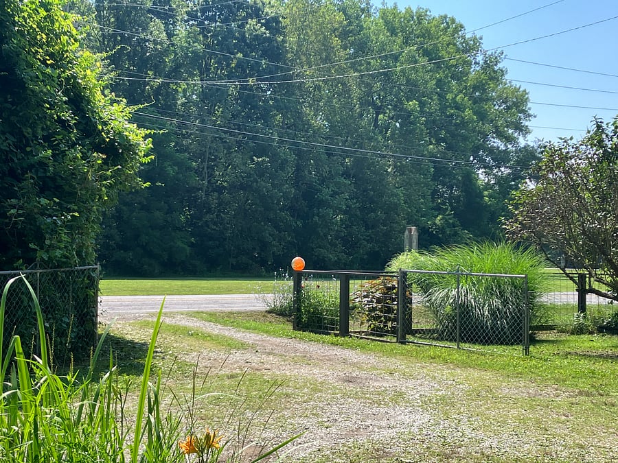 Driveway entrance. Space for 4 cars