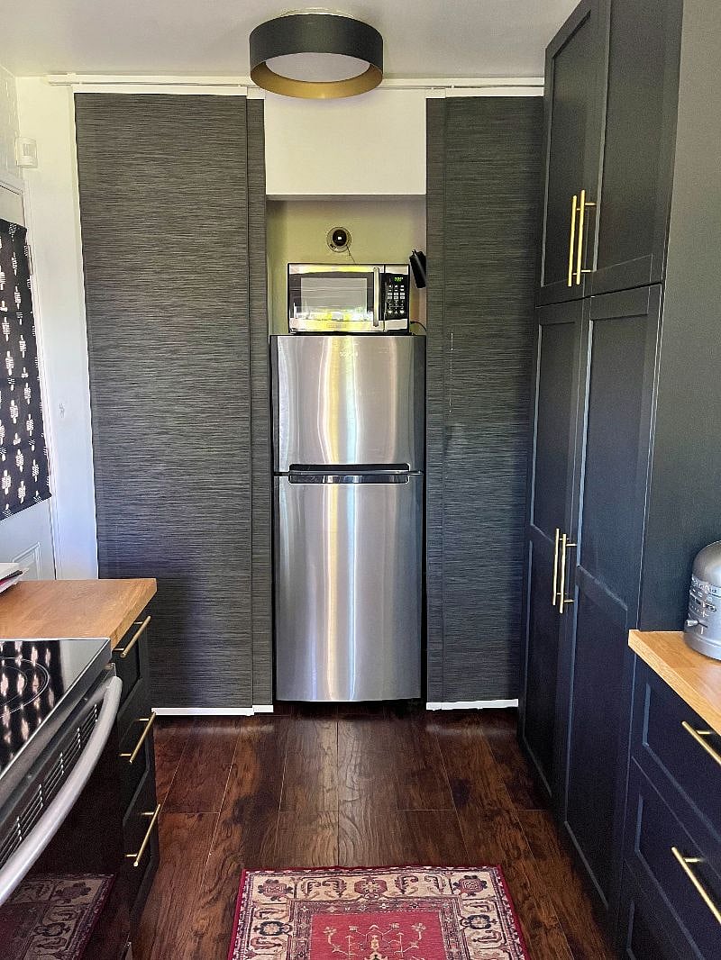 Full Kitchen, Refrigerator, Washer/Dryer Combo