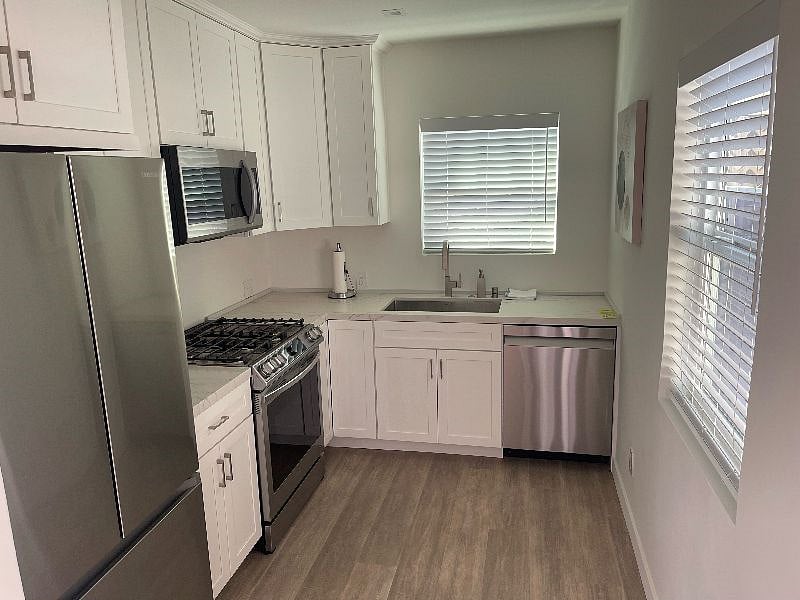 Stainless Steel Samsung appliances. Brand new!