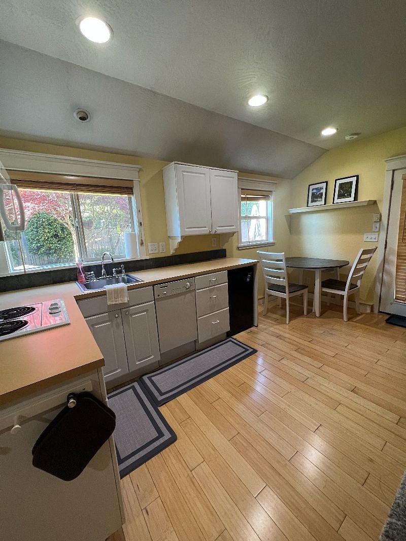 Furnished Finder property 394656_1 photo 7