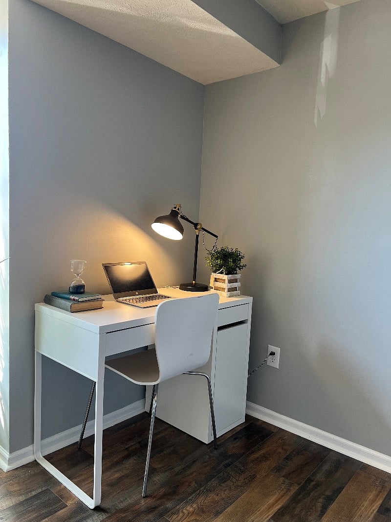 Office space in secondary bedroom