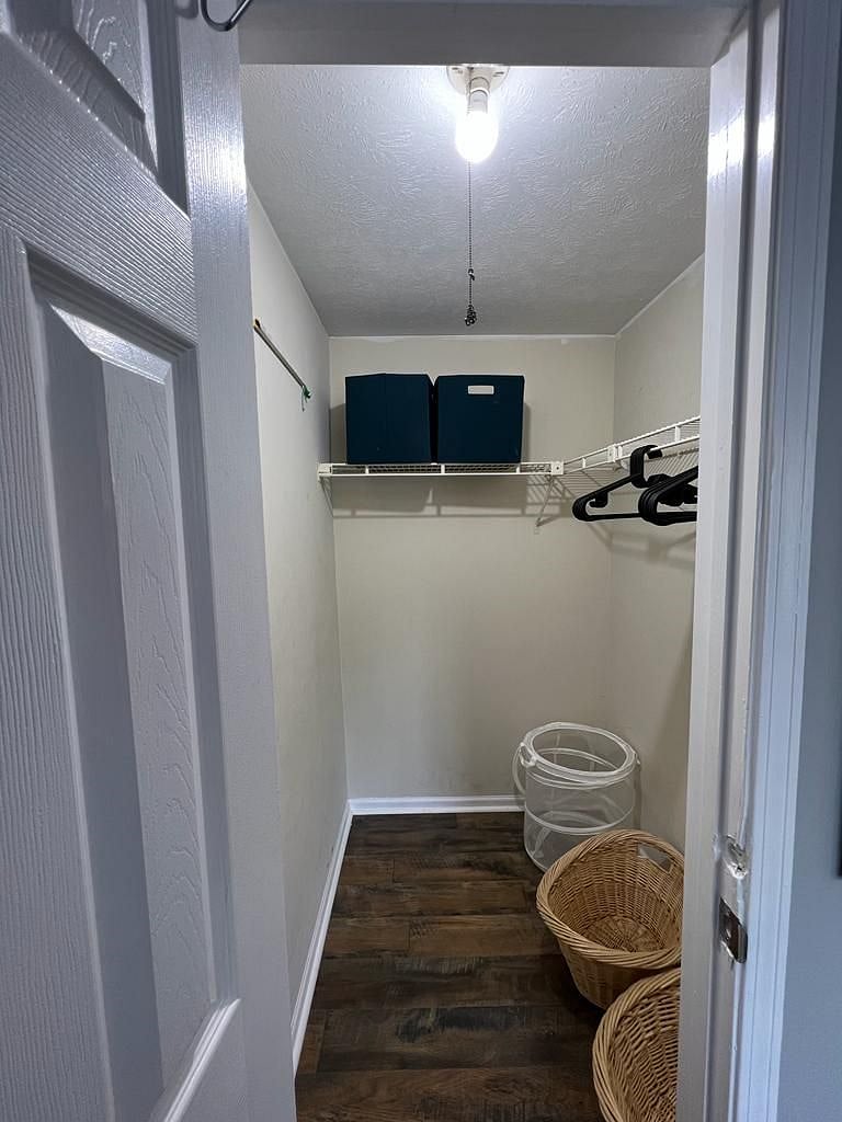 Walk-in closet