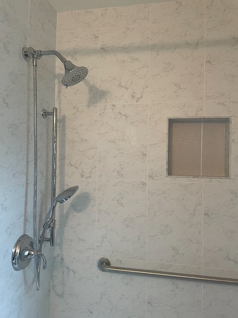 Updated shower (no tub)