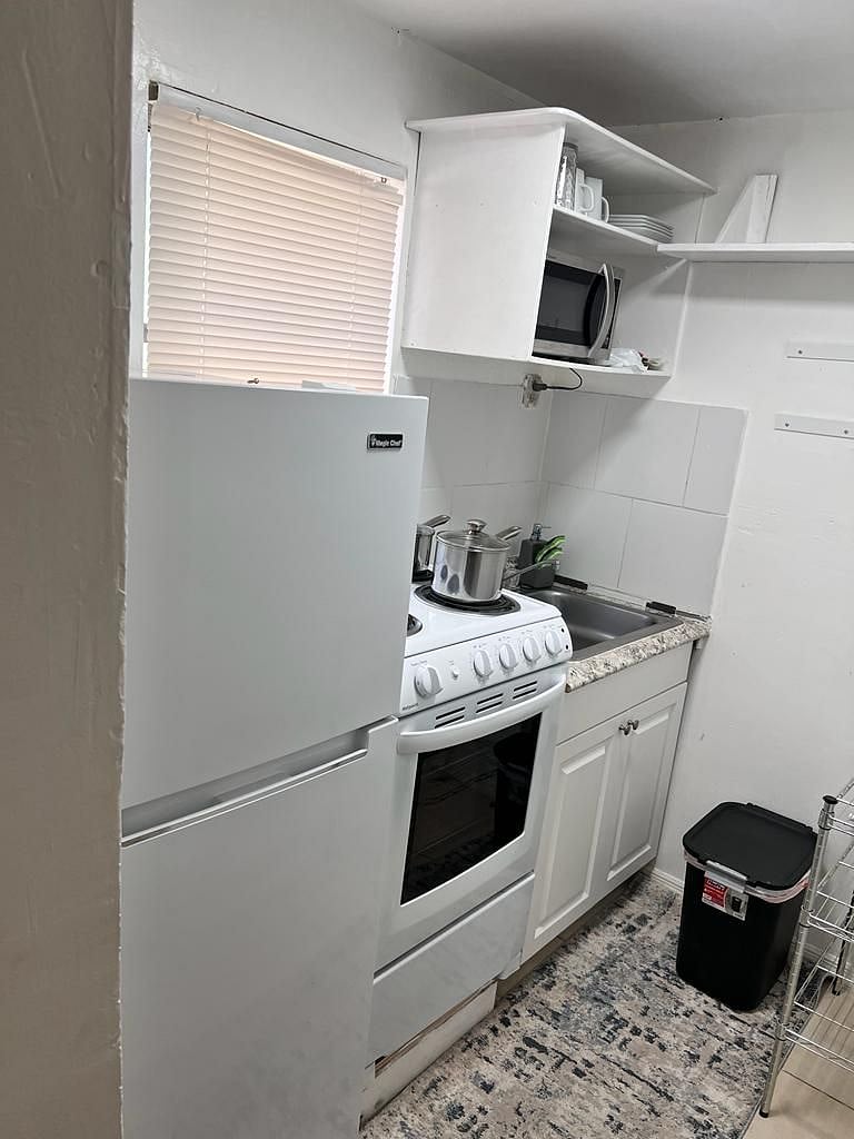 Furnished Finder property 394872_1 photo 2