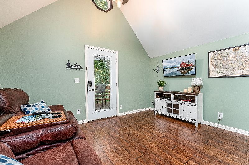 Furnished Finder property 394885_1 photo 10
