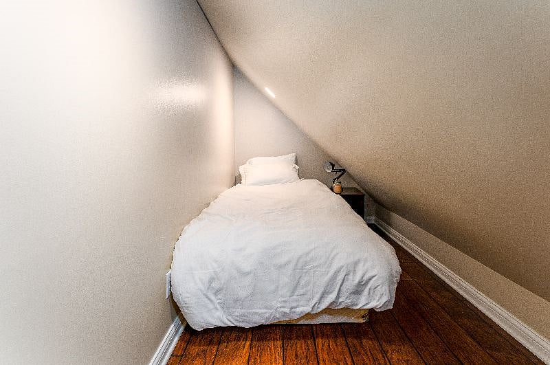 Twin Bed in the Nook