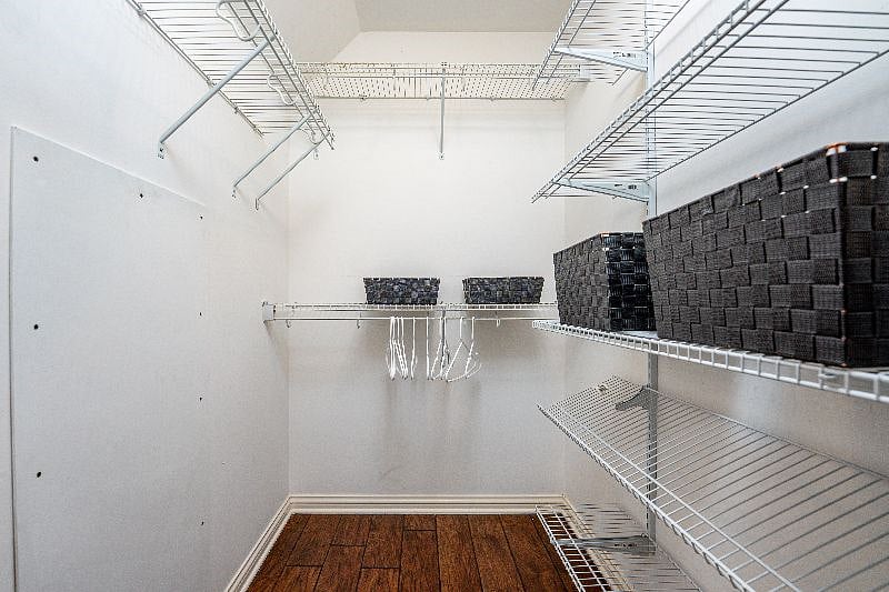 Walk-in Closet