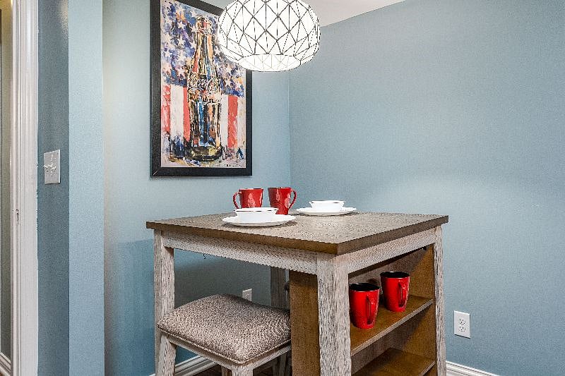 Kitchen Table with bar stools 
