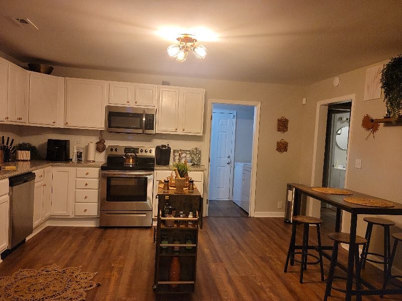 Furnished Finder property 394904_1 photo 8