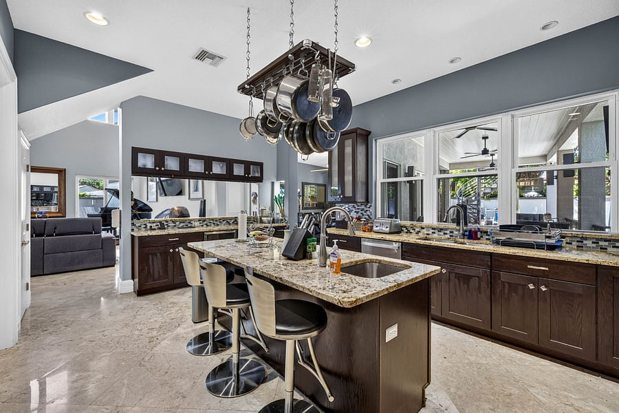 State of the Art, fully equipped kitchen