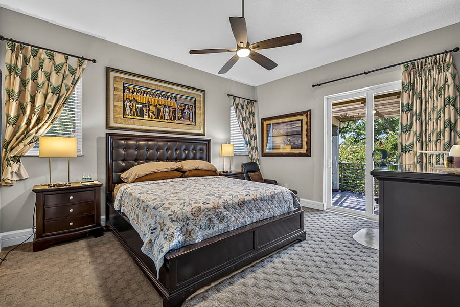 king suite, black out curtains, ceiling fan, recliner