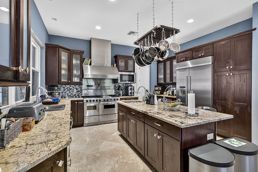 fully equipped gourmet kitchen