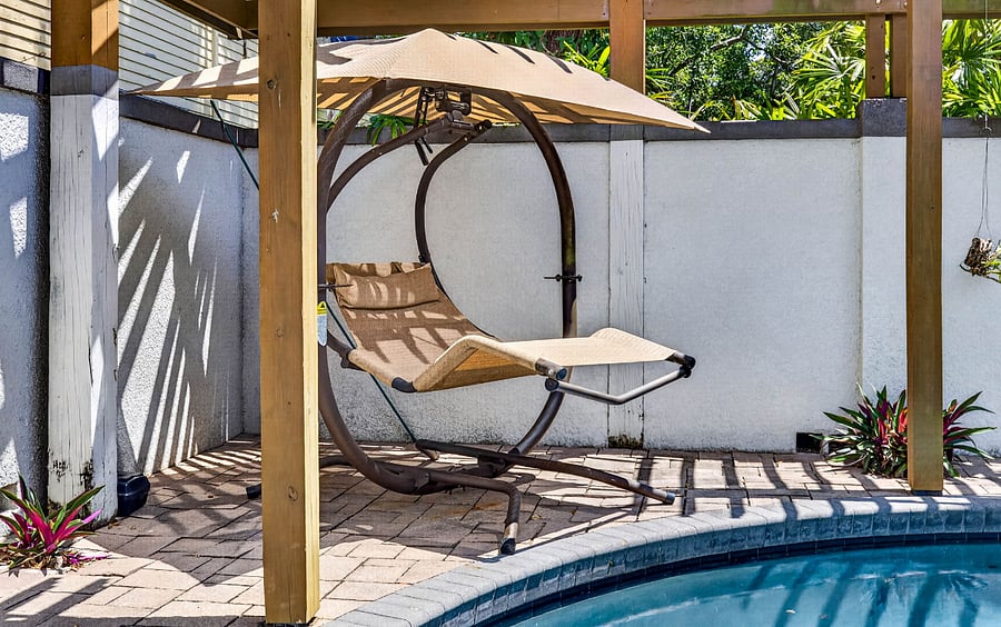 double rocker chaise w/ sun screen
