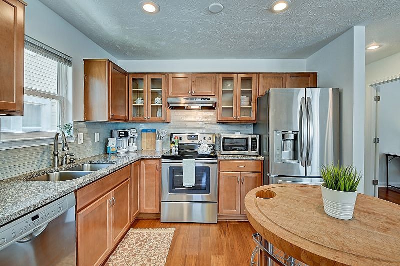 Furnished Finder property 395206_1 photo 3