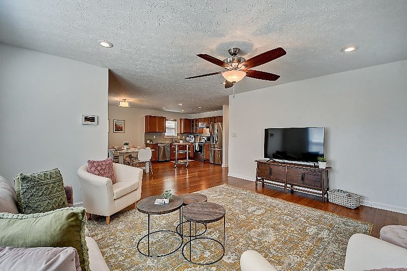 Furnished Finder property 395206_1 photo 8