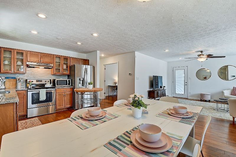 Furnished Finder property 395206_1 photo 6