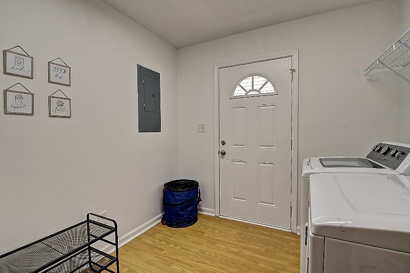 Furnished Finder property 395206_1 photo 17
