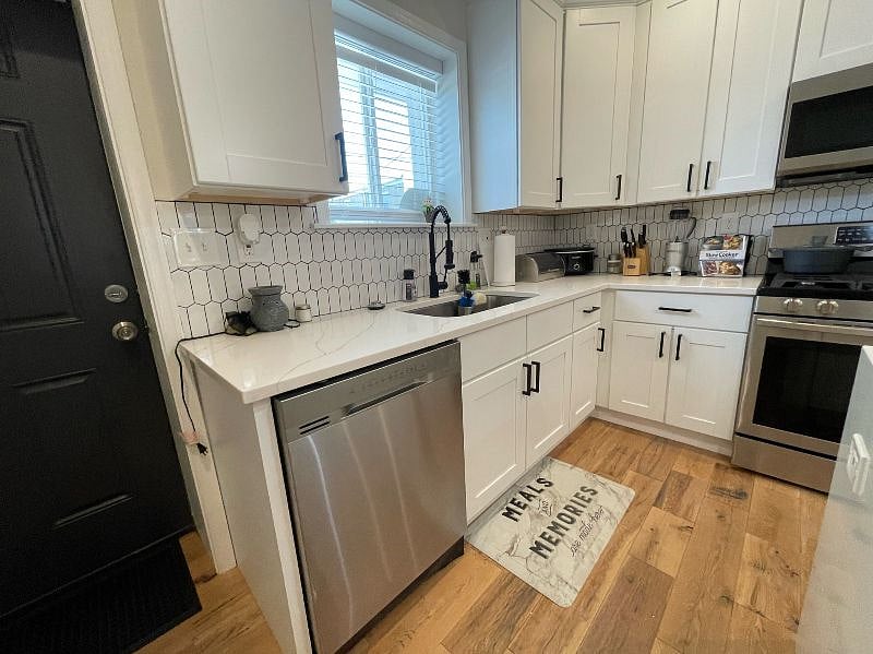 Furnished Finder property 395214_1 photo 16