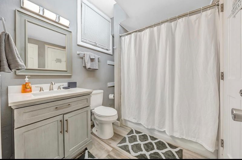 Roomy bathroom.