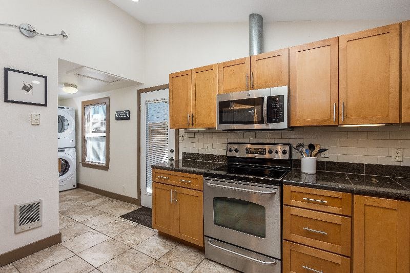 Furnished Finder property 395285_1 photo 10
