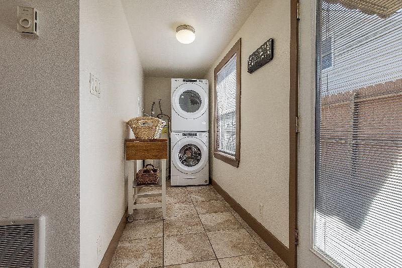 Furnished Finder property 395285_1 photo 11