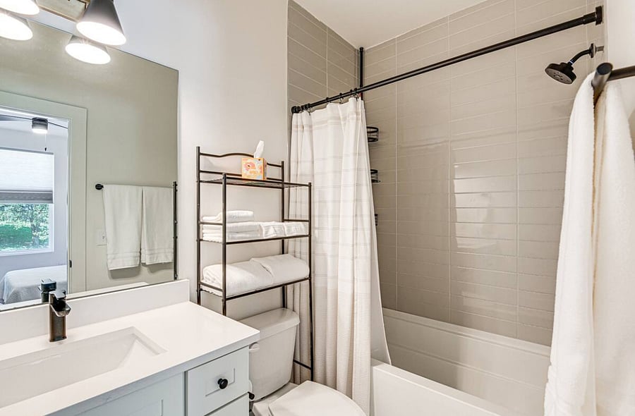 Ground floor private bath