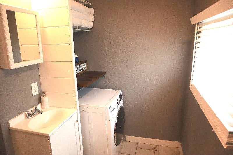 Furnished Finder property 395433_1 photo 32
