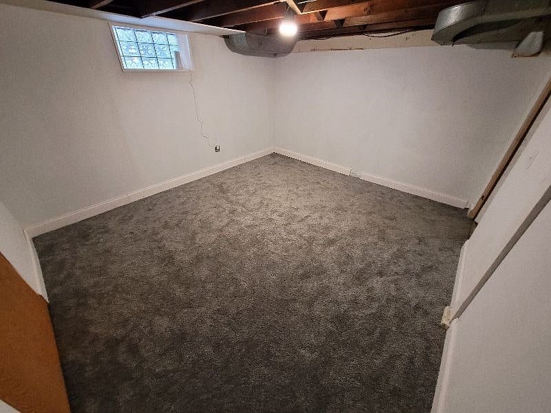 Basement bonus room for workouts, kids play area, storage, or your imagination!