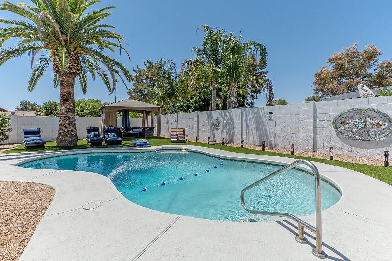 Furnished Finder property 395572_1 photo 26