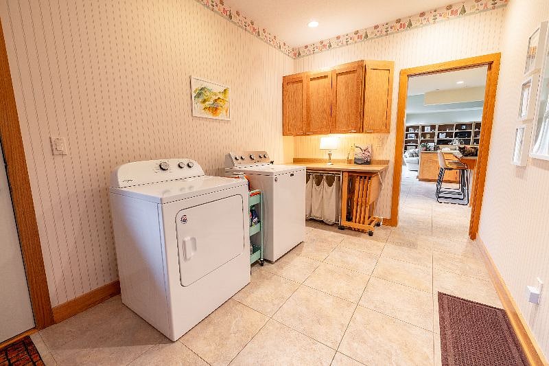 Furnished Finder property 395600_1 photo 15